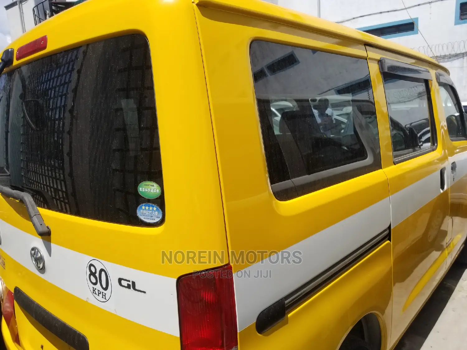 Toyota TownAce 2015 Yellow
