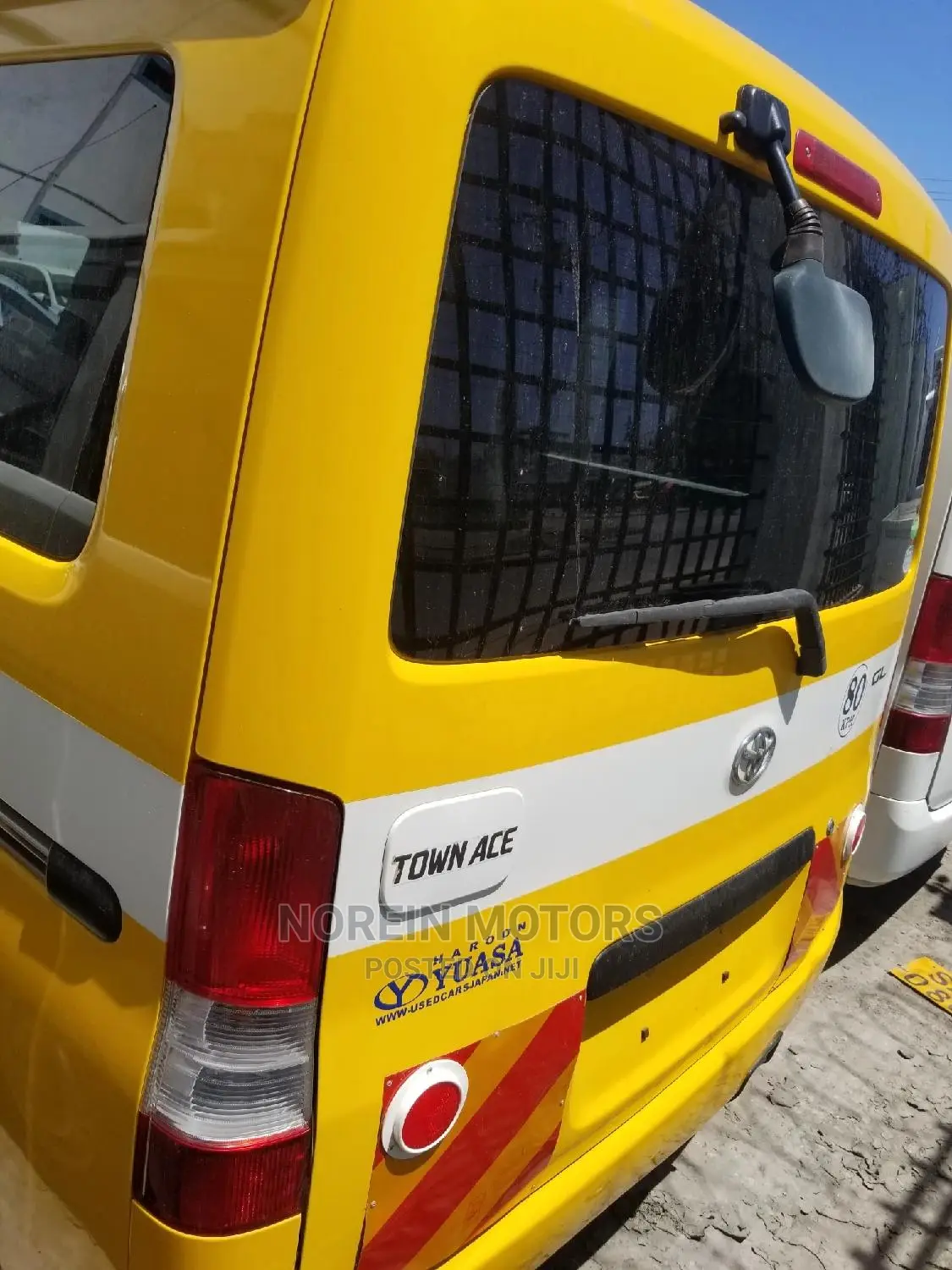 Toyota TownAce 2015 Yellow