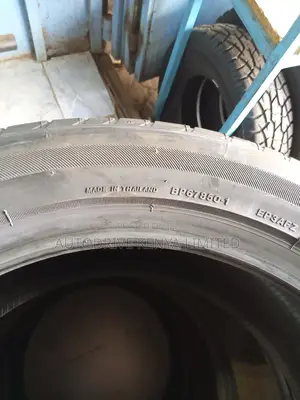 225/50r17 Bridgestone Tyre
