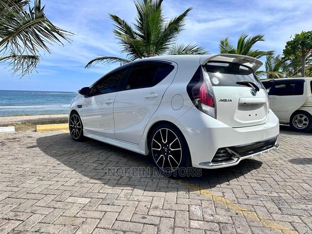 Toyota Aqua 2015 White - thumbnail 10