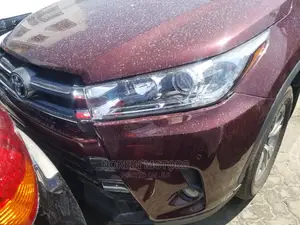 Toyota Kluger 2015 Red