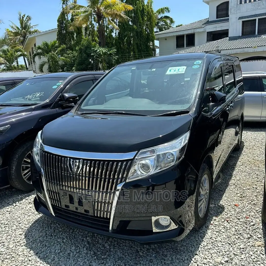 Toyota Esquire 2016 Black