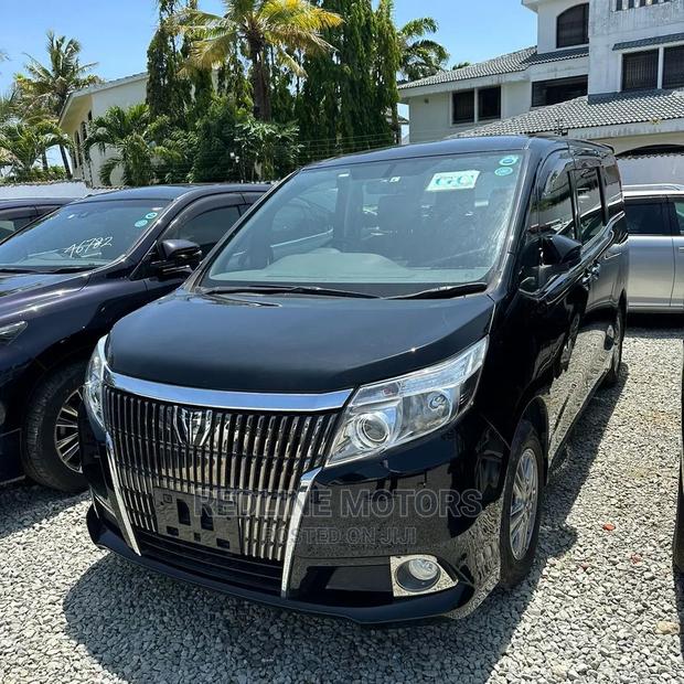 Toyota Esquire 2016 Black