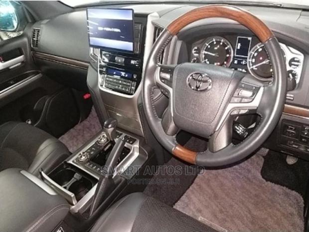 Toyota Land Cruiser 2017 Gray - thumbnail 3