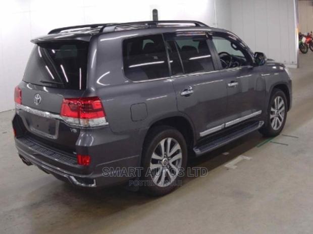 Toyota Land Cruiser 2017 Gray - thumbnail 5