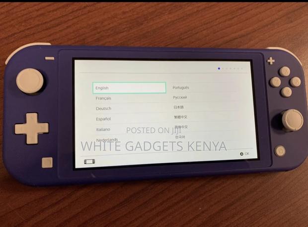 Nintendo Switch Lite 1 Week Old - main view