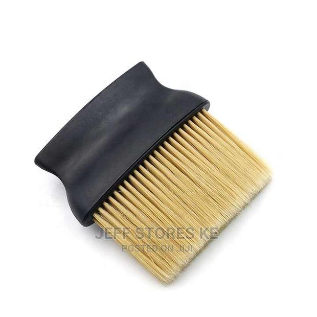 Neck White Brush - main view