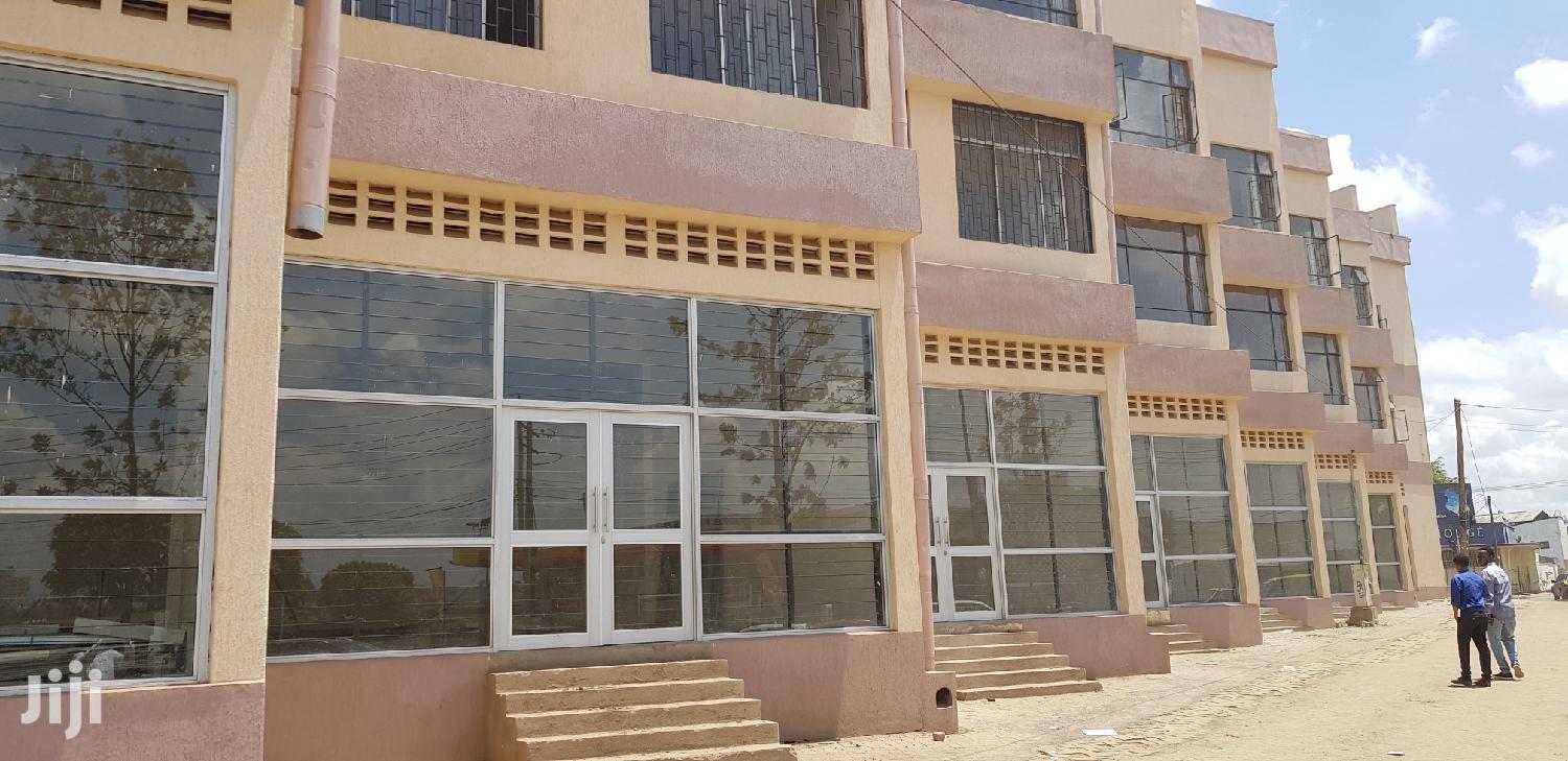 Showroom to Let