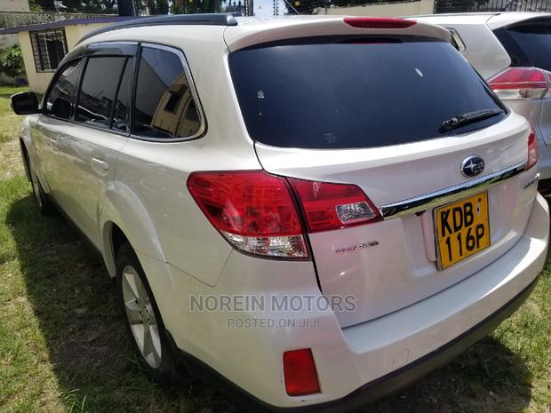 Subaru Outback 2014 White - thumbnail 8