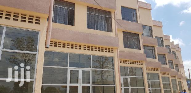 Showroom to Let - main view