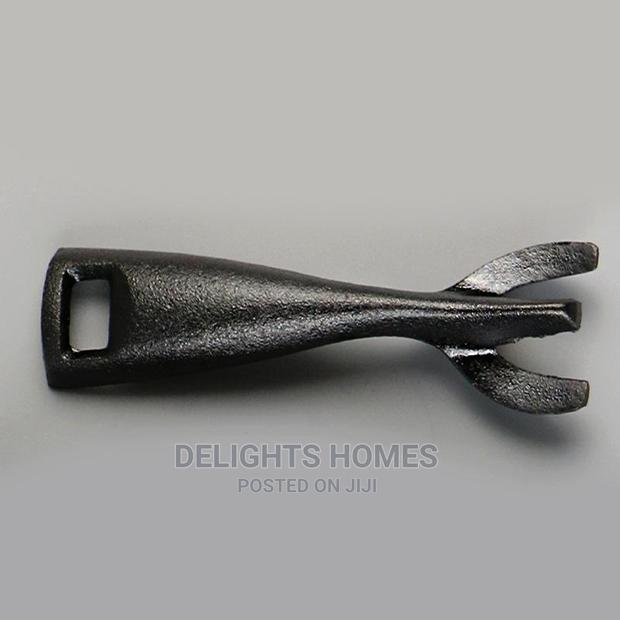 Hot Pan Tongs - thumbnail 2