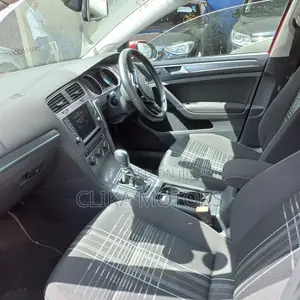 Volkswagen Golf 2016 Red