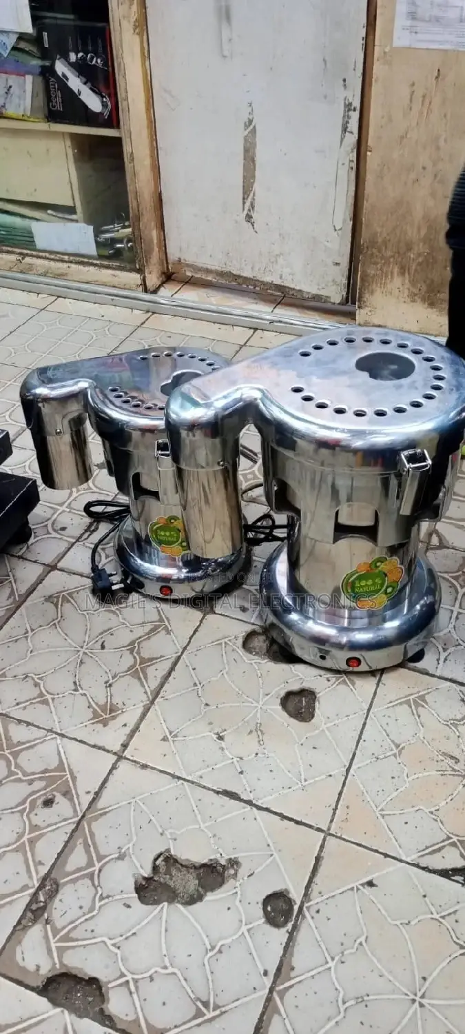 Commercial Juicer