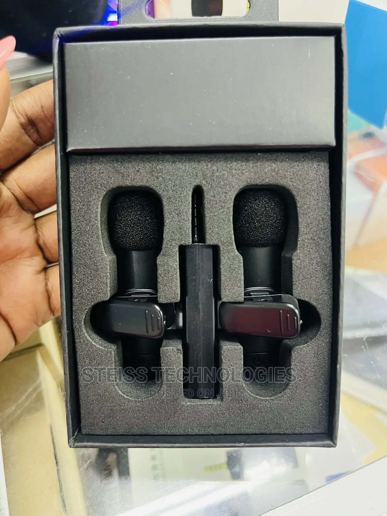 Double Wireless Microphone.