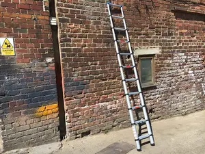 Telescopic Ladder} Telescopic Ladder< Telescopic Ladder^