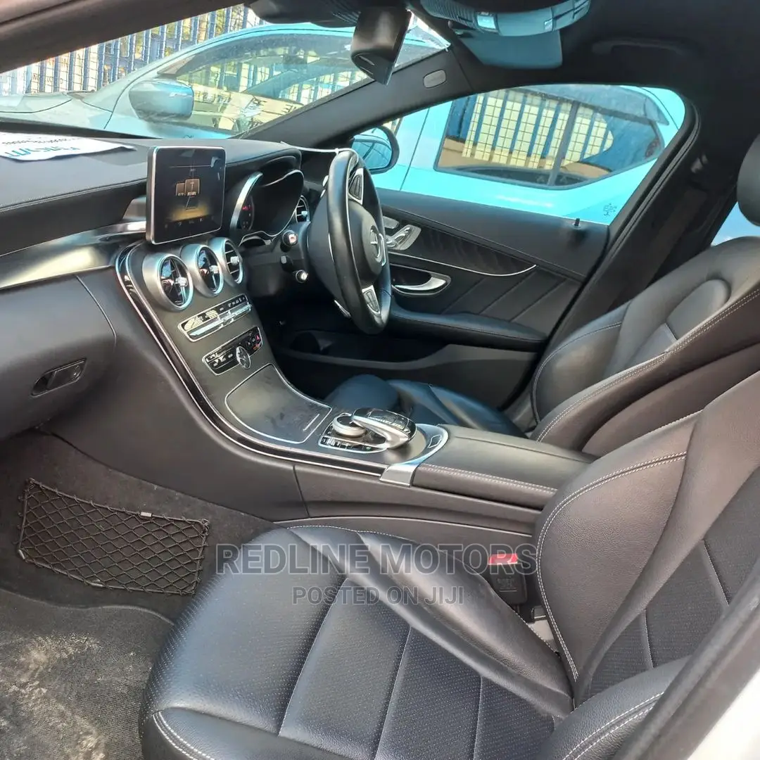 Mercedes-Benz C200 2016 Pearl