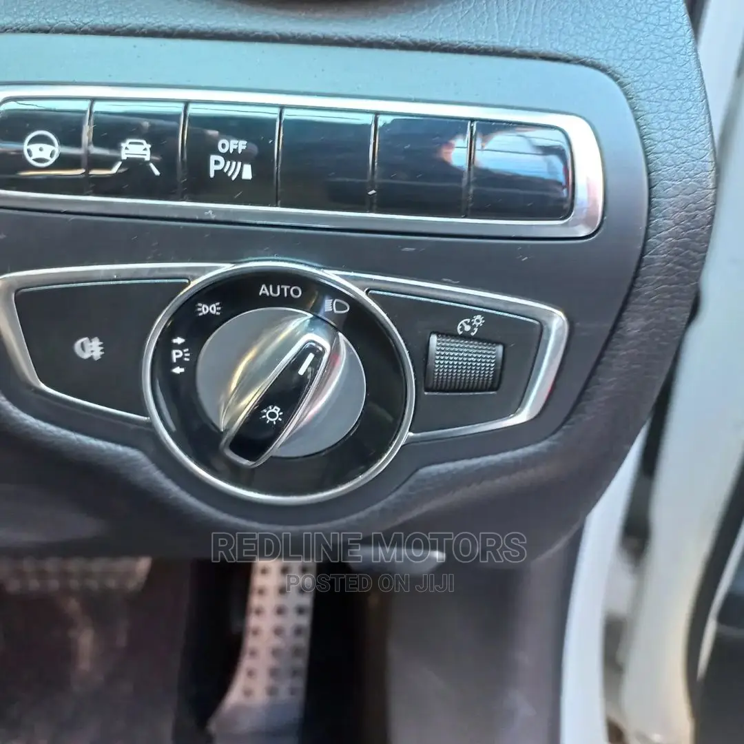 Mercedes-Benz C200 2016 Pearl