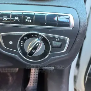 Mercedes-Benz C200 2016 Pearl
