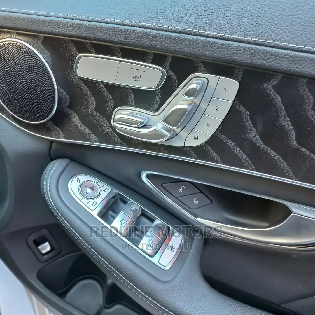 Mercedes-Benz C200 2016 Pearl