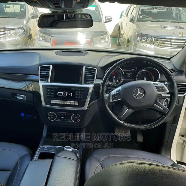 Mercedes-Benz GL-Class 350 BlueTEC 2016 White - thumbnail 2