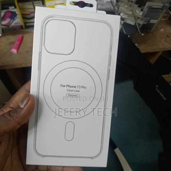 Magsafe iPhone 13 Pro Clear Cover