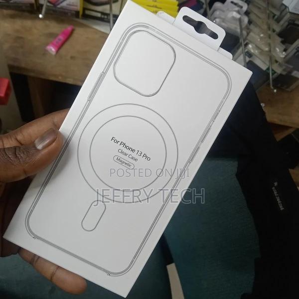 Magsafe iPhone 13 Pro Clear Cover - thumbnail 2