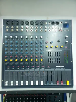 Mackie SMX-800 Professional Mixer (8-Channel)
