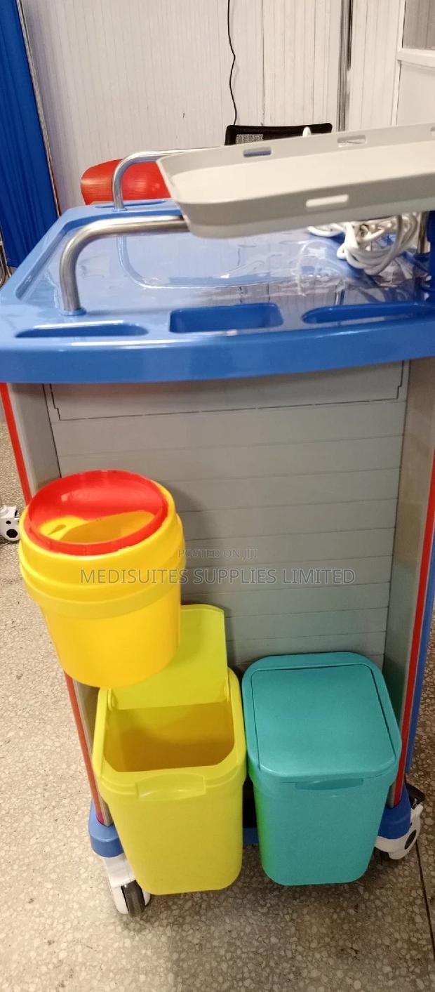 Crash Cart . - thumbnail 2