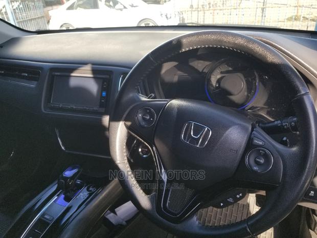 Honda Vezel 1.5 4WD 2015 Black - thumbnail 3