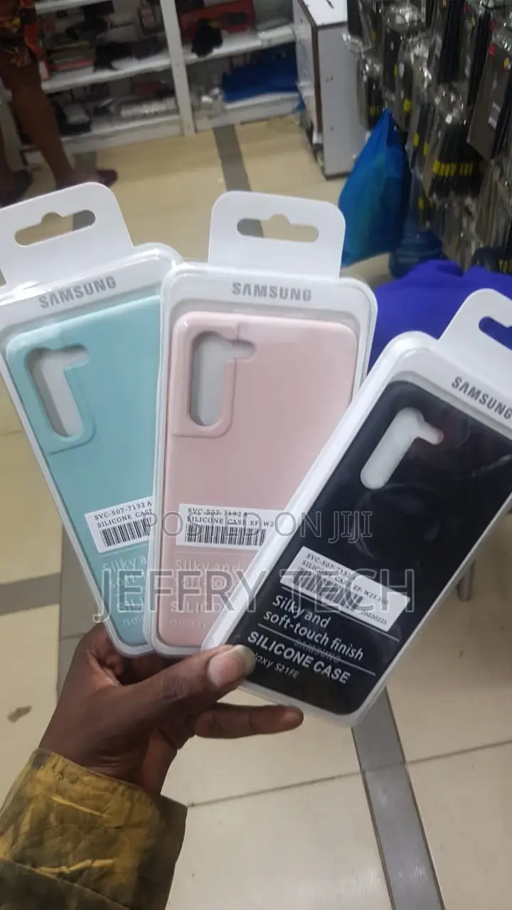 Samsung Galaxy S21 FE Square Silicone Soft Case