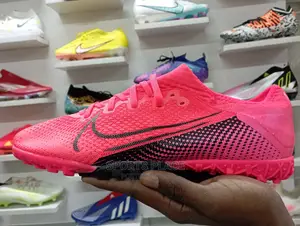 Mercurial Vapor 8 Trainers Football Shoes