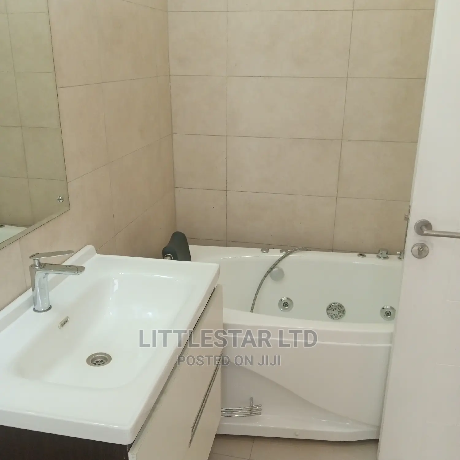 3bdrm Apartment in Lavington for Sale