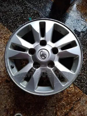 17 Inch V8 Rims( Japan)