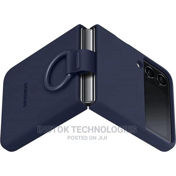 Samsung GALAXY Z Flip 4 Silicone Cover With Ring - thumbnail 3