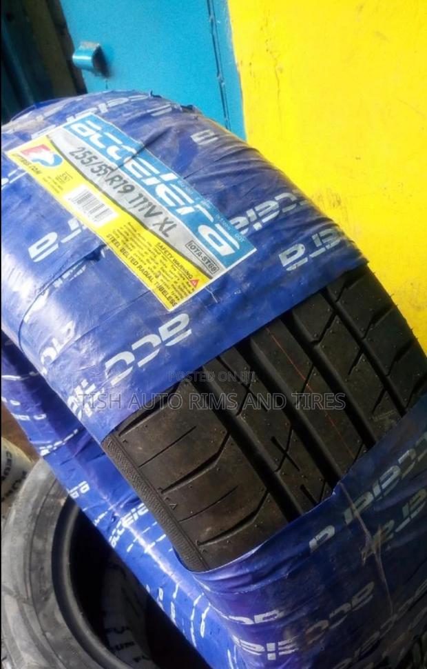 255/55r19 Acellera - main view