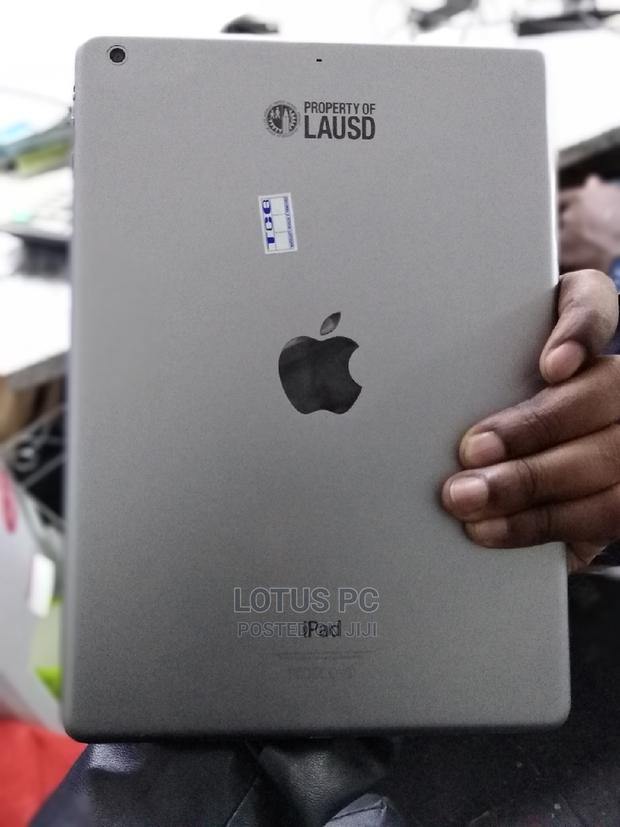 Apple iPad Air 32 GB Gray