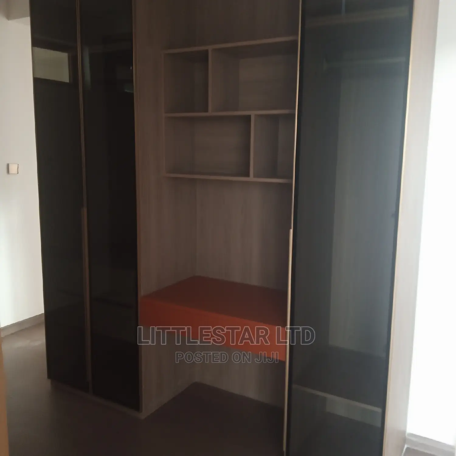 6bdrm Villa in Lavender Villa, Muthangari for Sale