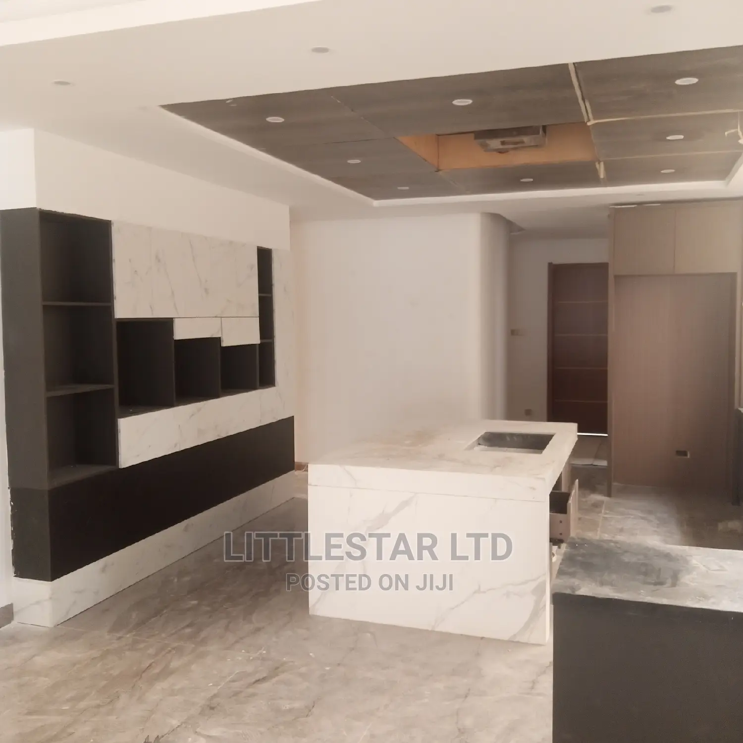 6bdrm Villa in Lavender Villa, Muthangari for Sale