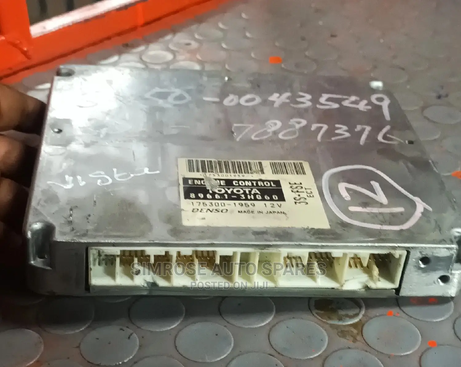 Toyota Vista Engine Control Unit.