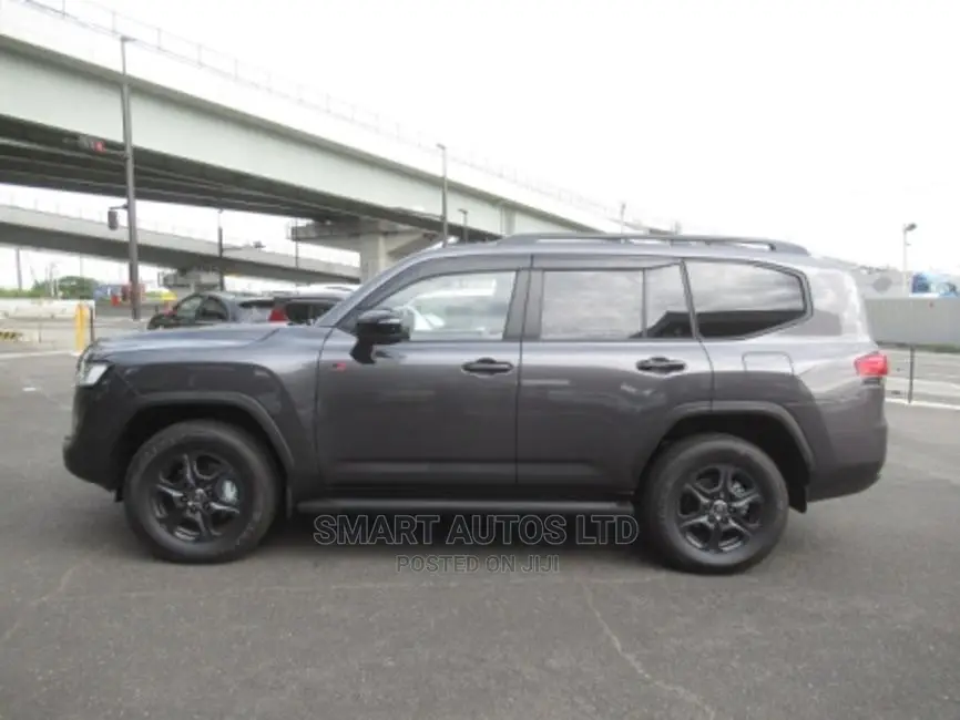 New Toyota Land Cruiser 2021 Gray