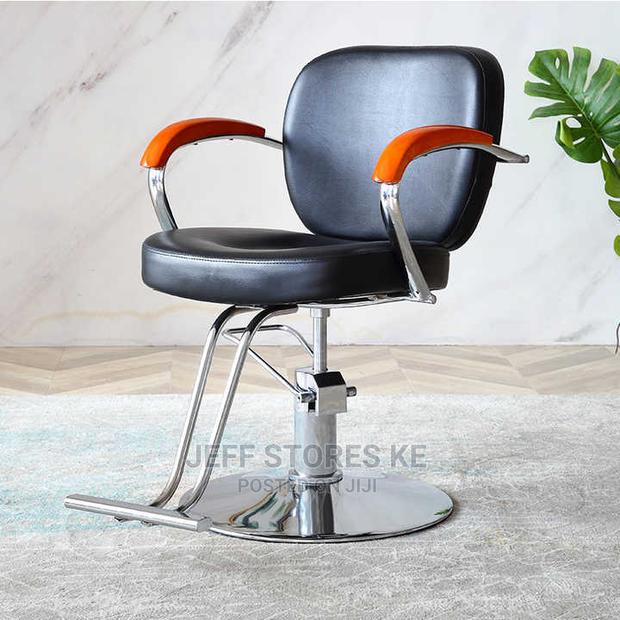 Unique Salon Styling Seat - main view