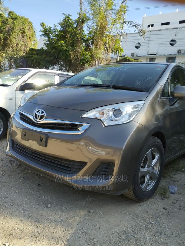 Toyota Ractis 2015 Gray - thumbnail 2