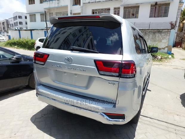 Toyota Land Cruiser 2015 Silver - thumbnail 8