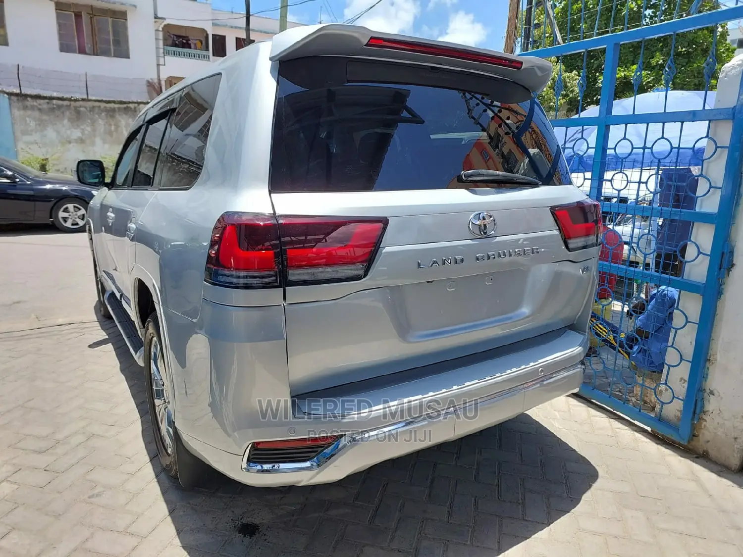 Toyota Land Cruiser 2015 Silver