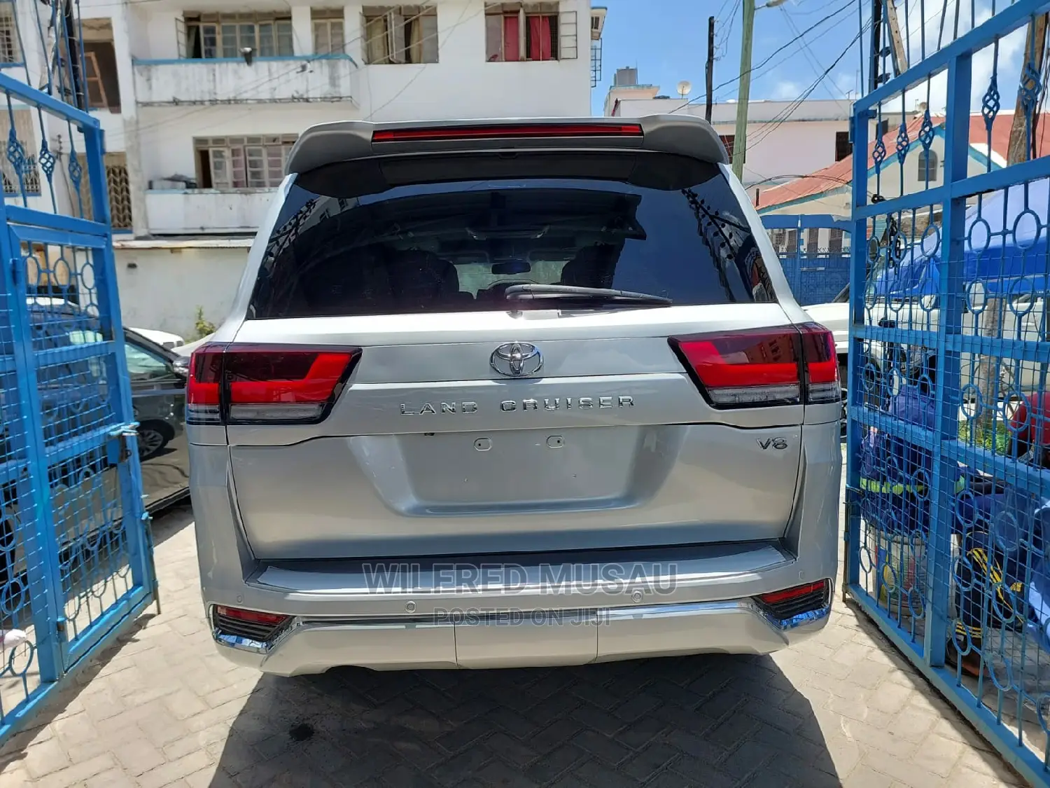 Toyota Land Cruiser 2015 Silver