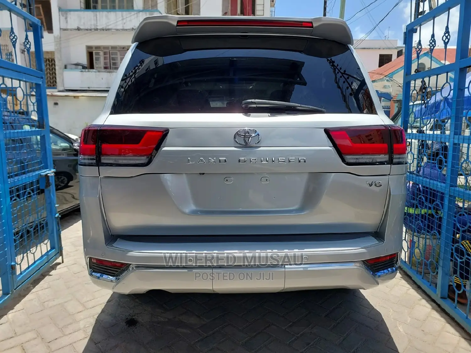 Toyota Land Cruiser 2015 Silver