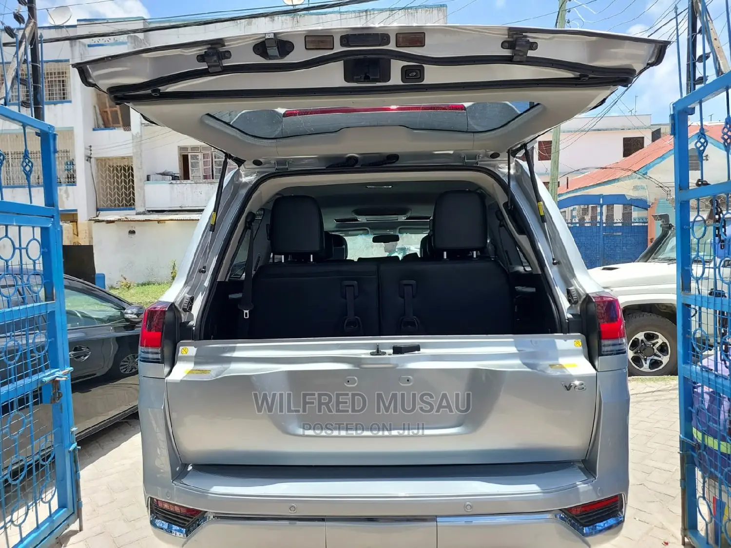 Toyota Land Cruiser 2015 Silver