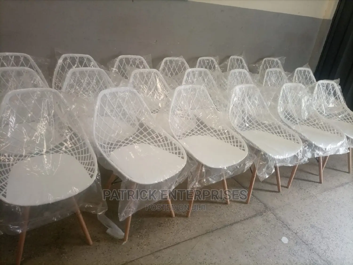 Morden Mesh Eams Chairs