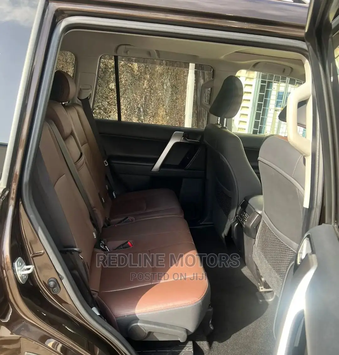 Toyota Land Cruiser Prado 2017 Brown