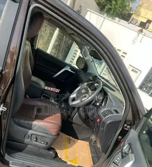 Toyota Land Cruiser Prado 2017 Brown